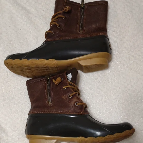 Sperry Dark Brown and Black Waterproof Boots. It's BOOT TIME. - Picture 2 of 10